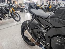 2025 YAMAHA YZF-R1 Black