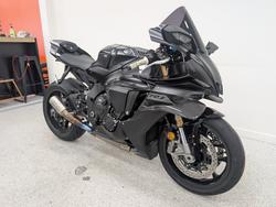 2025 YAMAHA YZF-R1 Black