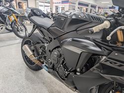 2025 YAMAHA YZF-R1 Black