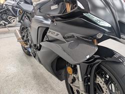 2025 YAMAHA YZF-R1 Black
