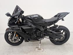 2025 YAMAHA YZF-R1 Black