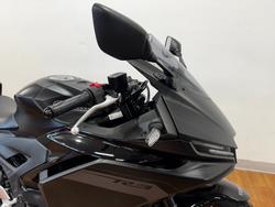2025 Yamaha YZF-R3 Black
