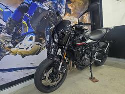 2025 Triumph TRIDENT 660 BLACK