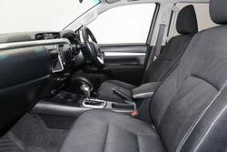 2021 Toyota Hilux SR5
