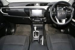 2021 Toyota Hilux SR5