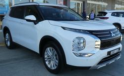 2024 Mitsubishi Outlander LS