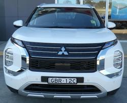 2024 Mitsubishi Outlander LS