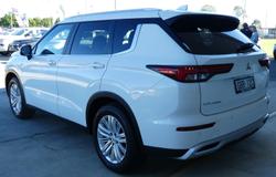 2024 Mitsubishi Outlander LS