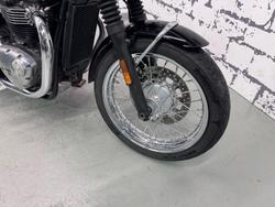 2017 Triumph Bonneville T100 (900cc) Bonneville Blue