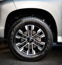 2023 Mitsubishi Pajero Sport GLS