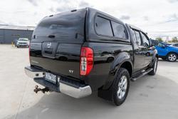 2012 Nissan Navara ST