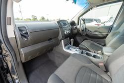 2012 Nissan Navara ST
