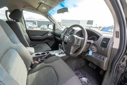 2012 Nissan Navara ST