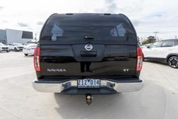 2012 Nissan Navara ST