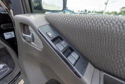 2012 Nissan Navara ST