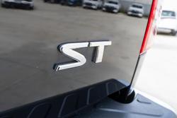 2012 Nissan Navara ST