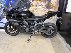 2025 Yamaha YZF-R7LA BLACK