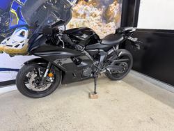 2025 Yamaha YZF-R7LA BLACK