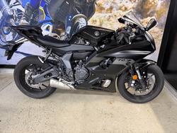 2025 Yamaha YZF-R7LA BLACK