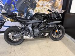 2025 Yamaha YZF-R7LA BLACK