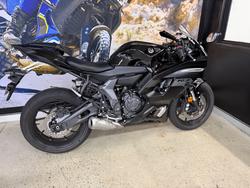 2025 Yamaha YZF-R7LA BLACK