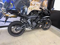 2025 Yamaha YZF-R7LA BLACK