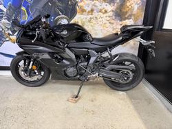 2025 Yamaha YZF-R7LA BLACK