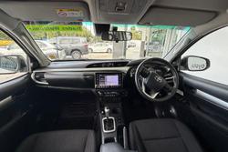 2021 Toyota Hilux SR5
