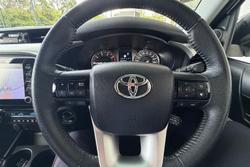 2021 Toyota Hilux SR5