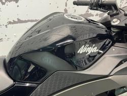 2015 Kawasaki Ninja 300 (EX300A) Ninja Black