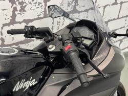 2015 Kawasaki Ninja 300 (EX300A) Ninja Black