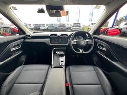 2025 MG ZS Essence Turbo ZS32 MY25 Diamond Red