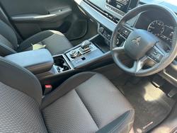 2024 Mitsubishi Outlander LS