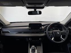 2023 Mitsubishi Outlander ES