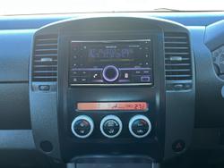 2011 Nissan Navara ST