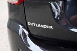 2018 Mitsubishi Outlander LS