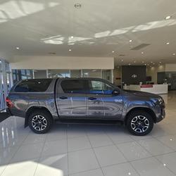 2024 Toyota Hilux SR5 48V