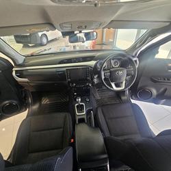 2024 Toyota Hilux SR5 48V