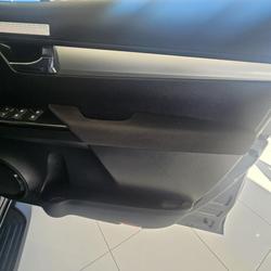 2024 Toyota Hilux SR5 48V