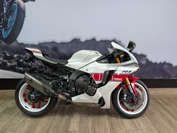 Yamaha YZF-R1