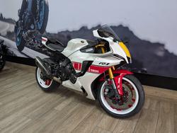 2022 Yamaha YZF-R1 WHITE