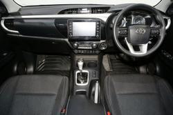2023 Toyota Hilux SR5