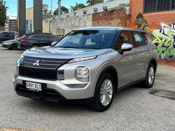 2024 Mitsubishi Outlander ES