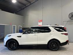 2020 Land Rover Discovery SD6 Landmark Edition