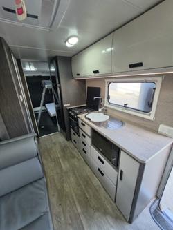 2022 JAYCO BASE STATION 23.73-6.OB