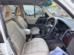2001 MITSUBISHI PAJERO GLS LWB (4x4)