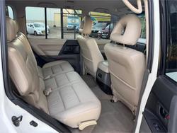2001 MITSUBISHI PAJERO GLS LWB (4x4)