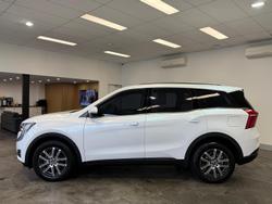 2023 Mahindra XUV700 AX7L
