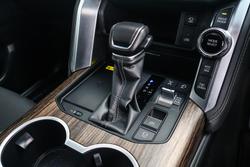 2025 Toyota Landcruiser VX