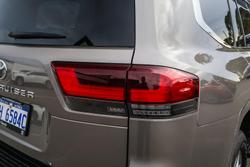 2025 Toyota Landcruiser VX